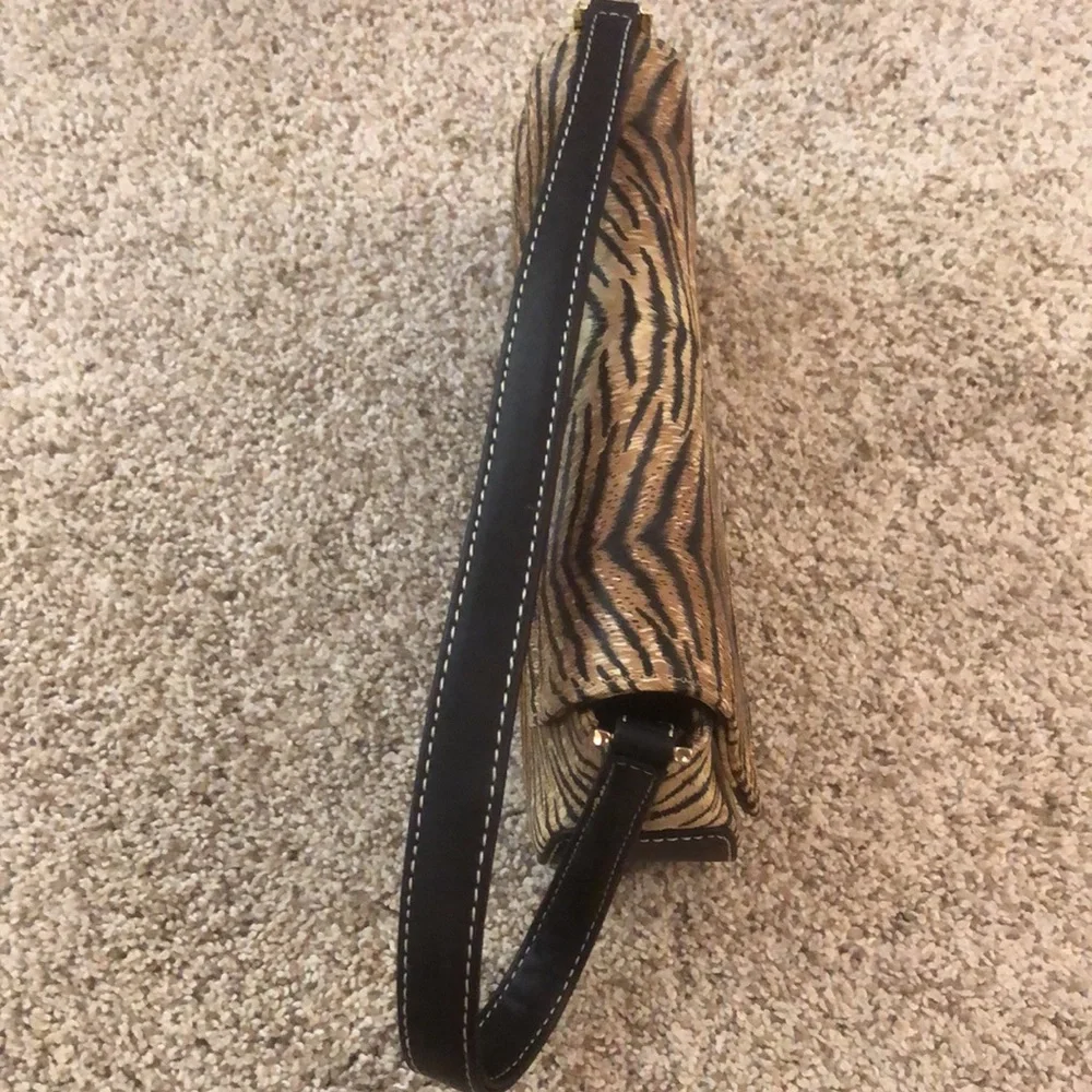 NWOT Liz Claiborne Leopard Bag - Picture 9 of 9